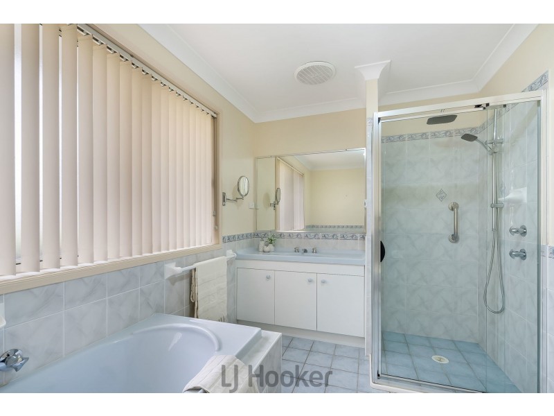 19 Outlook Close, Mount Hutton NSW 2290