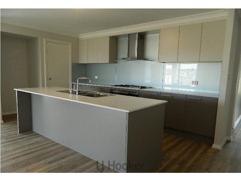 18 Redgum Circuit, Aberglasslyn NSW 2320