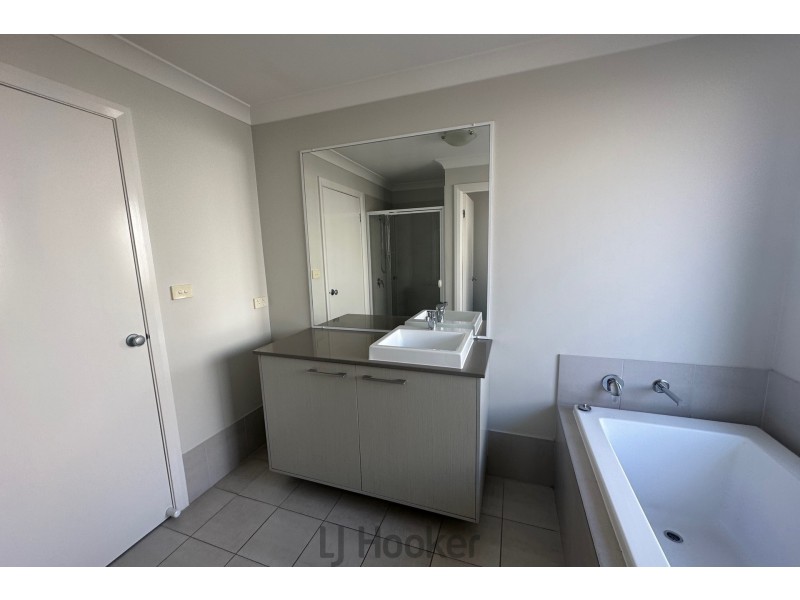 18 Redgum Circuit, Aberglasslyn NSW 2320
