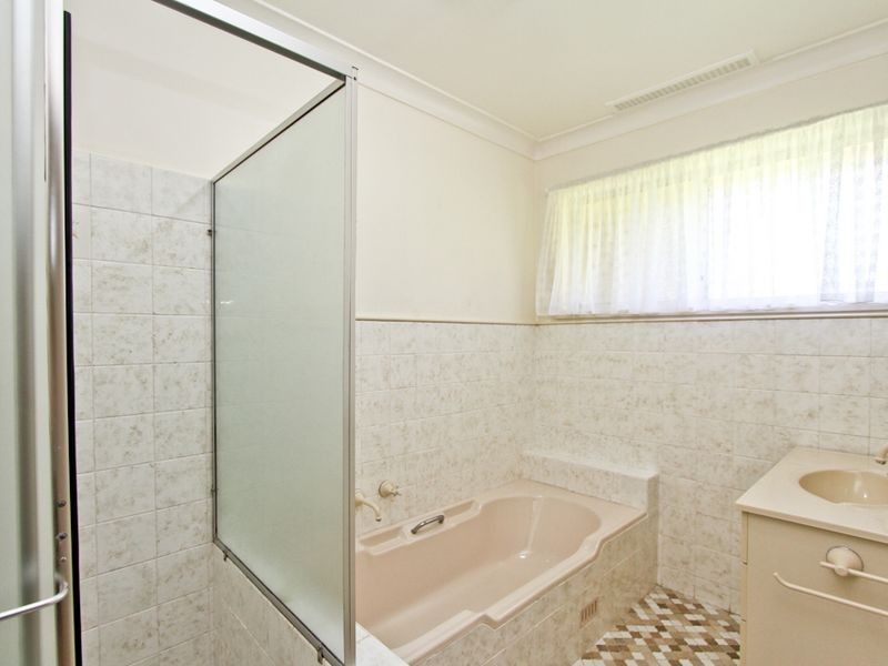 36 Glad Gunson Drive, Eleebana NSW 2282