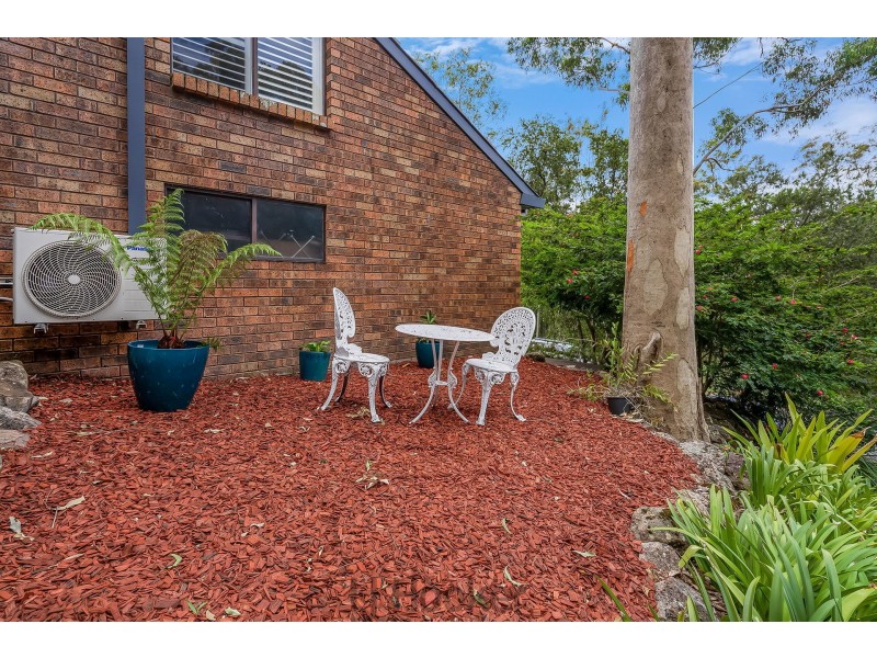 10 Leasingham Close, Eleebana NSW 2282