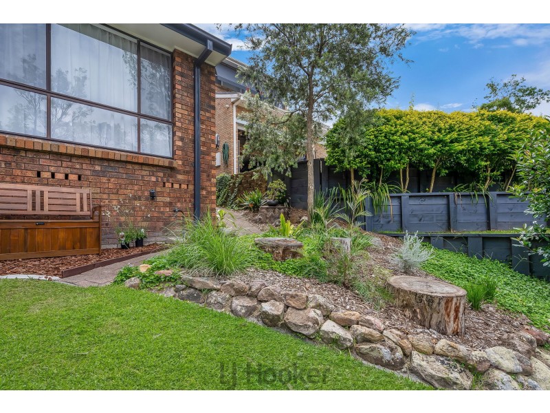 10 Leasingham Close, Eleebana NSW 2282