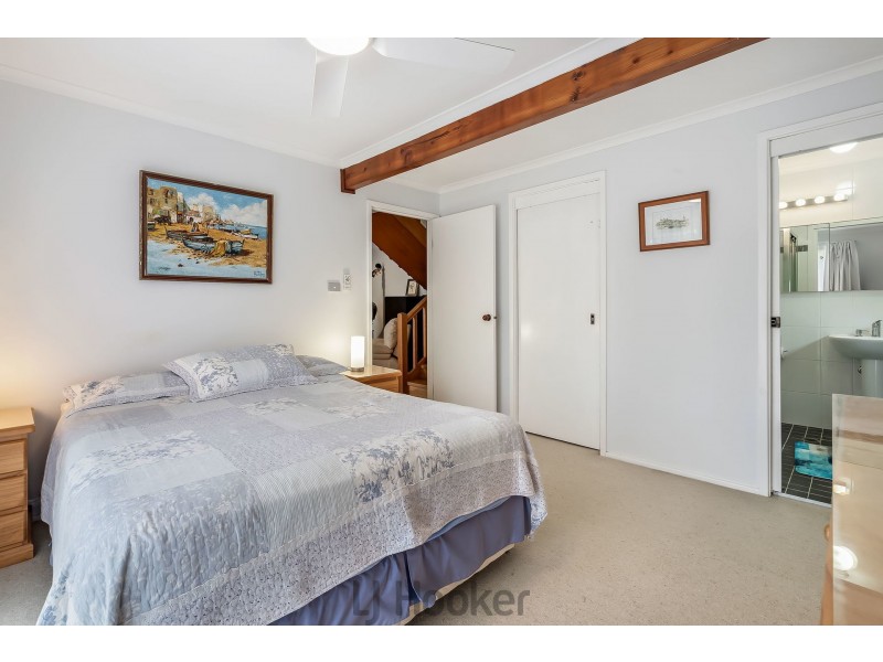 10 Leasingham Close, Eleebana NSW 2282