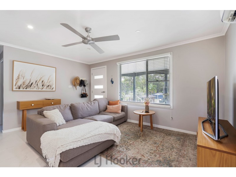 8 Quigley Road, Bolton Point NSW 2283