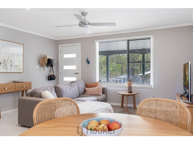 8 Quigley Road, Bolton Point NSW 2283