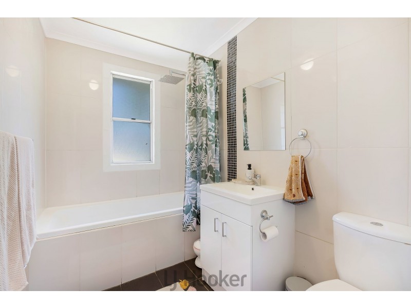 8 Quigley Road, Bolton Point NSW 2283