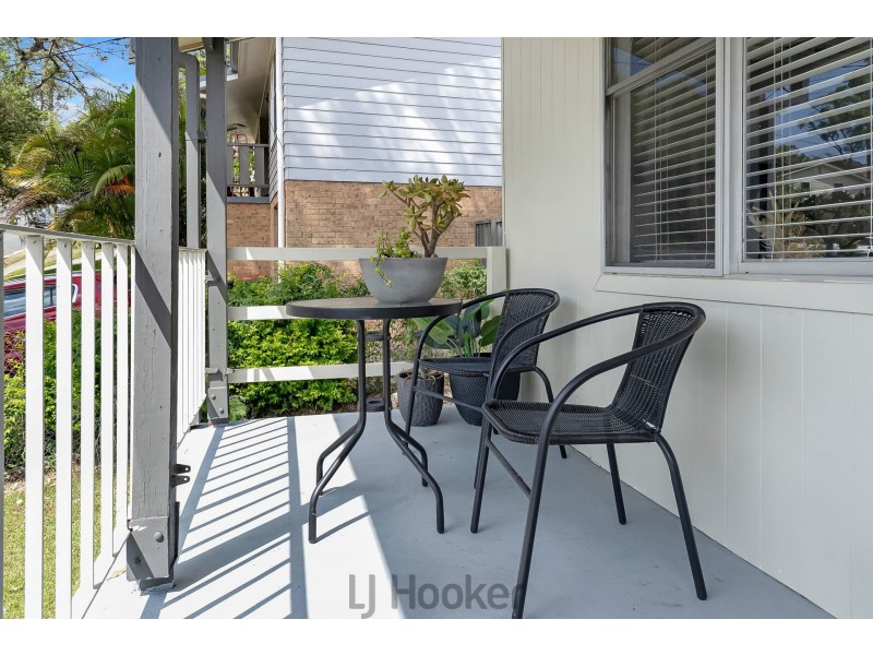 8 Quigley Road, Bolton Point NSW 2283