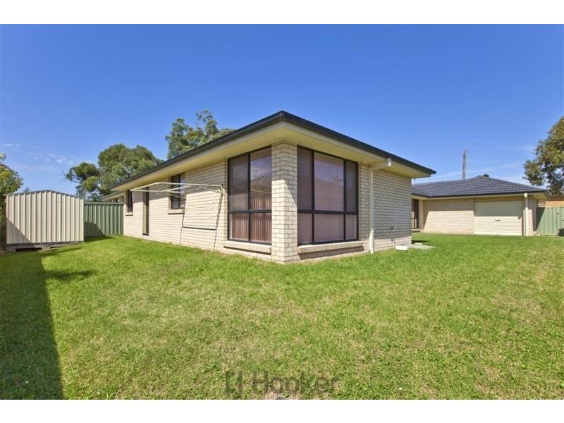 17 Myles Avenue, Warners Bay NSW 2282
