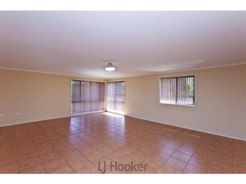 17 Myles Avenue, Warners Bay NSW 2282
