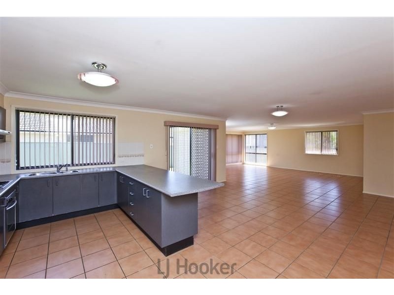 17 Myles Avenue, Warners Bay NSW 2282
