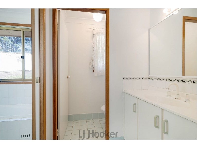 4 Calgarth Court, Lakelands NSW 2282