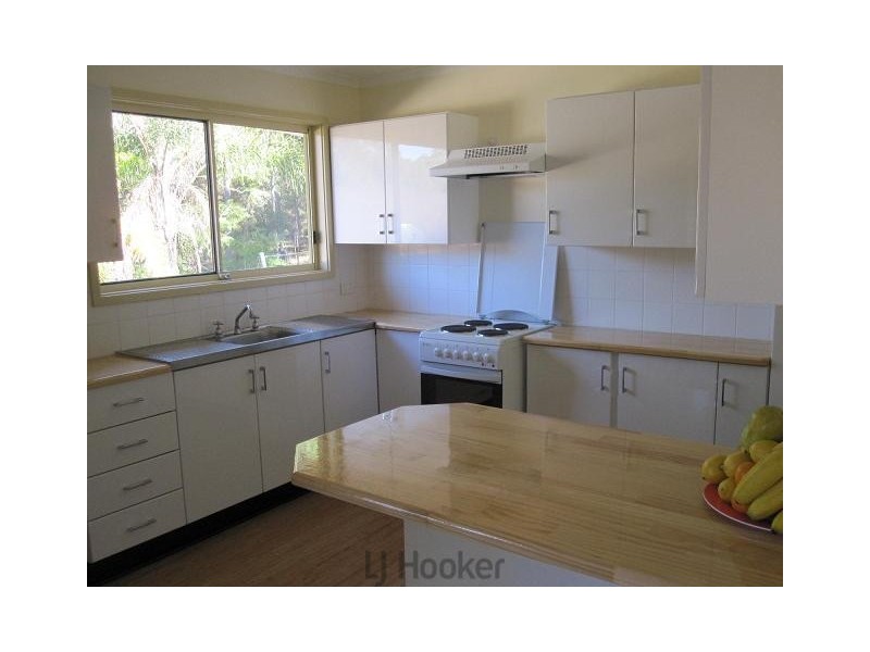 37 Willai Street, Bolton Point NSW 2283