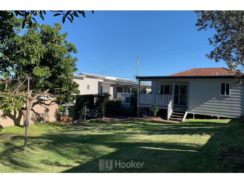 6 Jones Avenue, Warners Bay NSW 2282