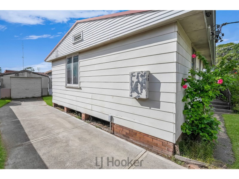 68 Coral Crescent, Gateshead NSW 2290