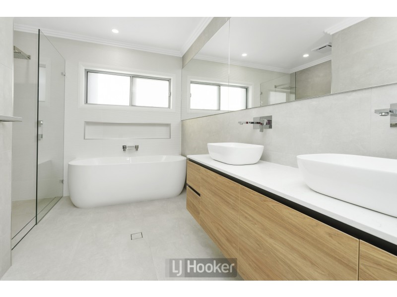 5b Jones Avenue, Warners Bay NSW 2282