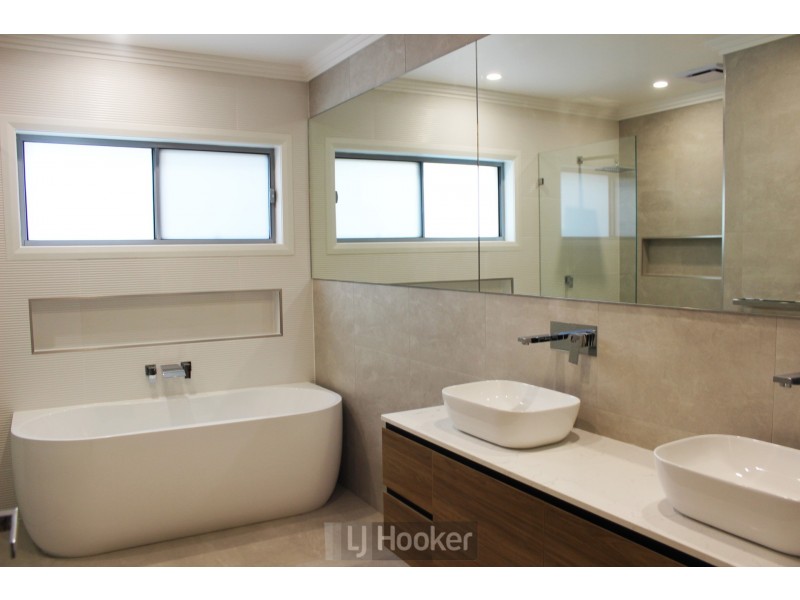 5b Jones Avenue, Warners Bay NSW 2282