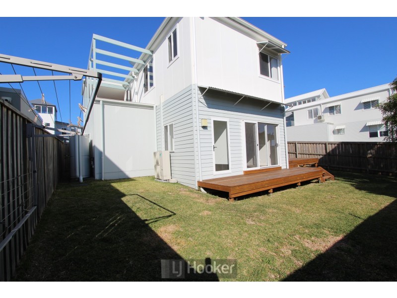 37 Seaside Circuit, Caves Beach NSW 2281