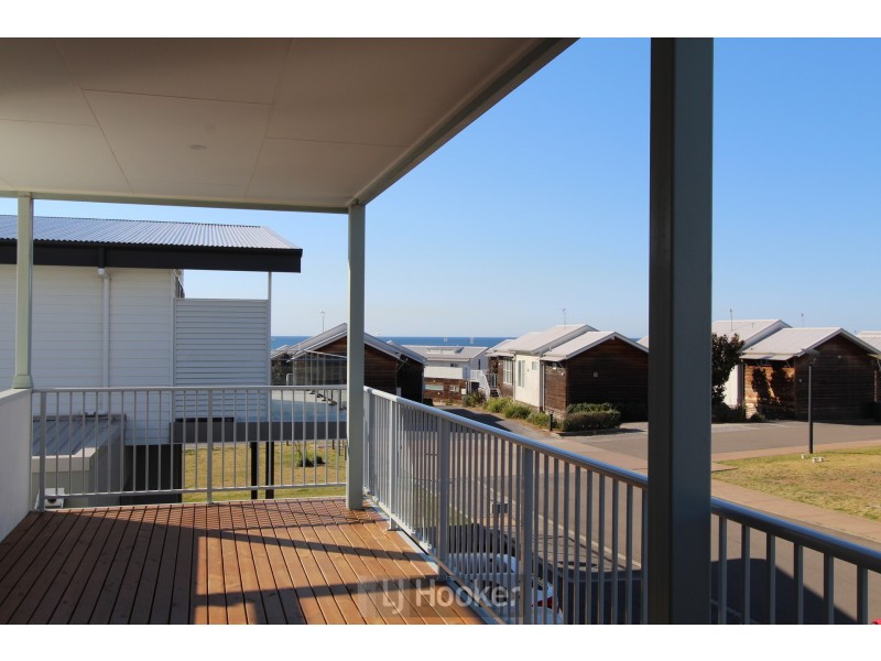 37 Seaside Circuit, Caves Beach NSW 2281