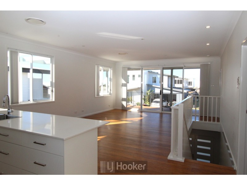 37 Seaside Circuit, Caves Beach NSW 2281