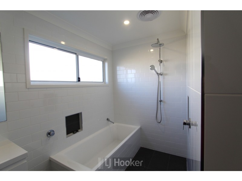 37 Seaside Circuit, Caves Beach NSW 2281