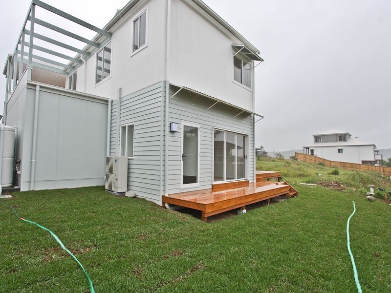 37 Seaside Circuit, Caves Beach NSW 2281