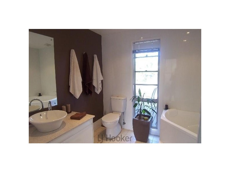 13 Valiant Avenue, Valentine NSW 2280