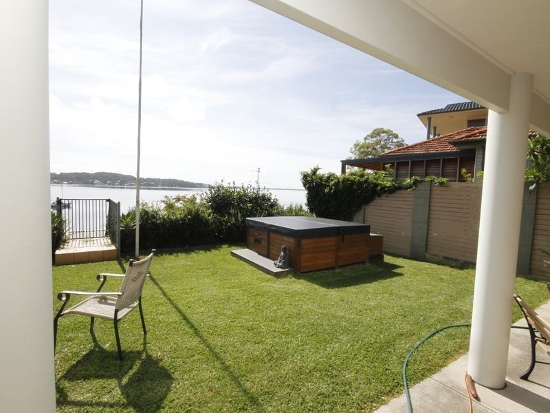 59 Fishing Point Road, Fishing Point NSW 2283