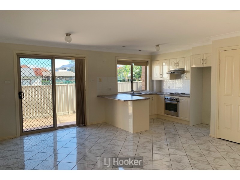 2/25 Howden Street, Carrington NSW 2294