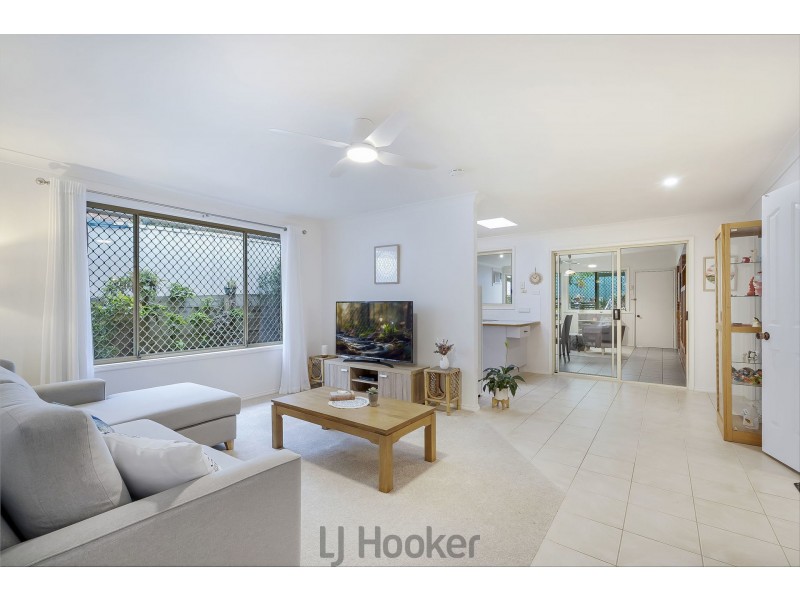 2/4 Deal Street, Mount Hutton NSW 2290