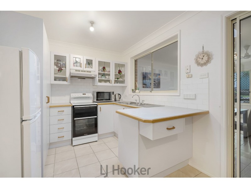 2/4 Deal Street, Mount Hutton NSW 2290