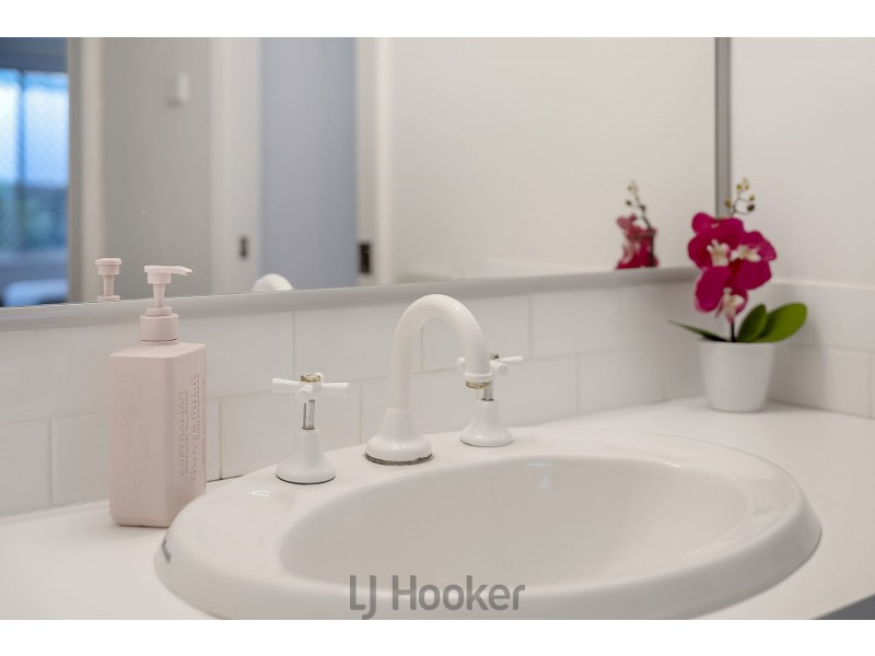 2/4 Deal Street, Mount Hutton NSW 2290