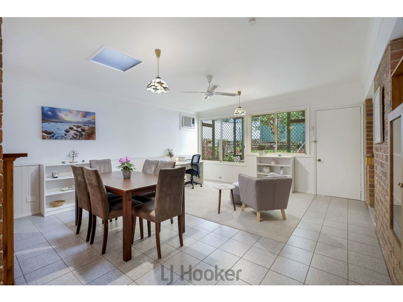 2/4 Deal Street, Mount Hutton NSW 2290