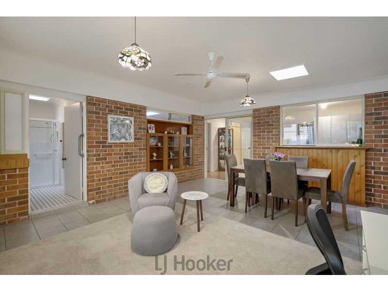 2/4 Deal Street, Mount Hutton NSW 2290