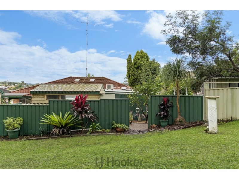2/4 Deal Street, Mount Hutton NSW 2290