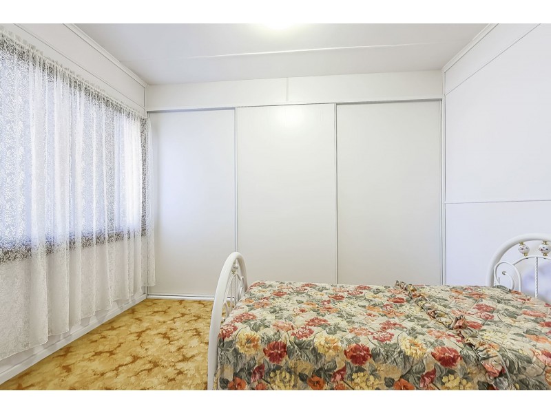 10 St Johns Drive, Croudace Bay NSW 2280