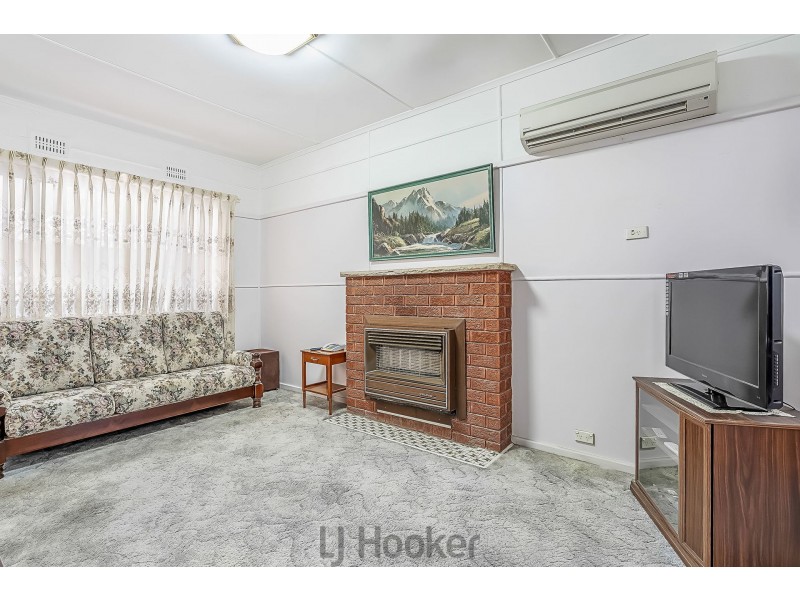 10 St Johns Drive, Croudace Bay NSW 2280