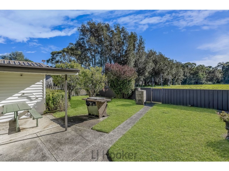 10 St Johns Drive, Croudace Bay NSW 2280