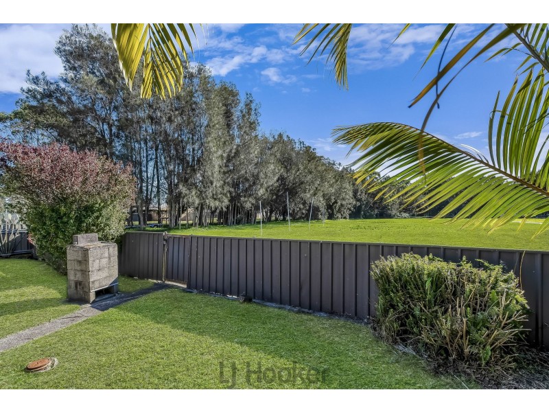 10 St Johns Drive, Croudace Bay NSW 2280