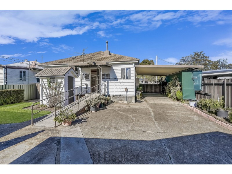 10 St Johns Drive, Croudace Bay NSW 2280