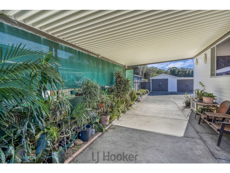 10 St Johns Drive, Croudace Bay NSW 2280