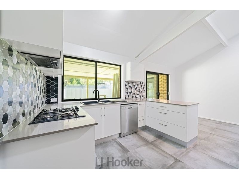 10 Brancourt Crescent, Narara NSW 2250