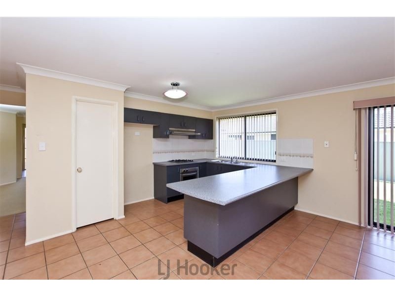 17 Myles Avenue, Warners Bay NSW 2282