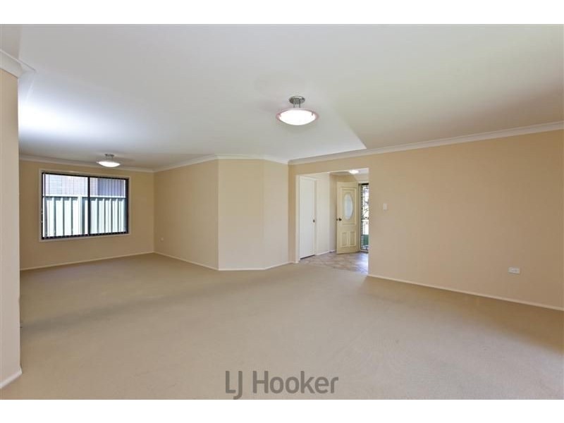 17 Myles Avenue, Warners Bay NSW 2282