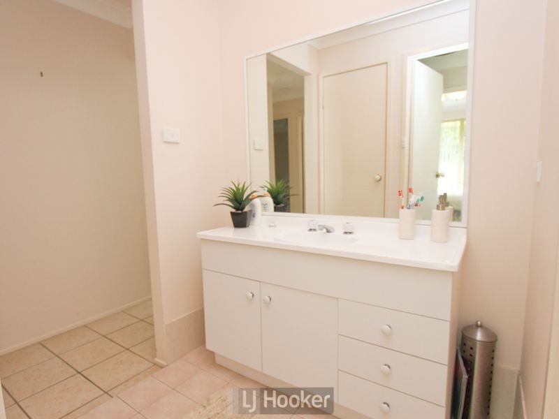 2 Gleeson Crescent, Eleebana NSW 2282