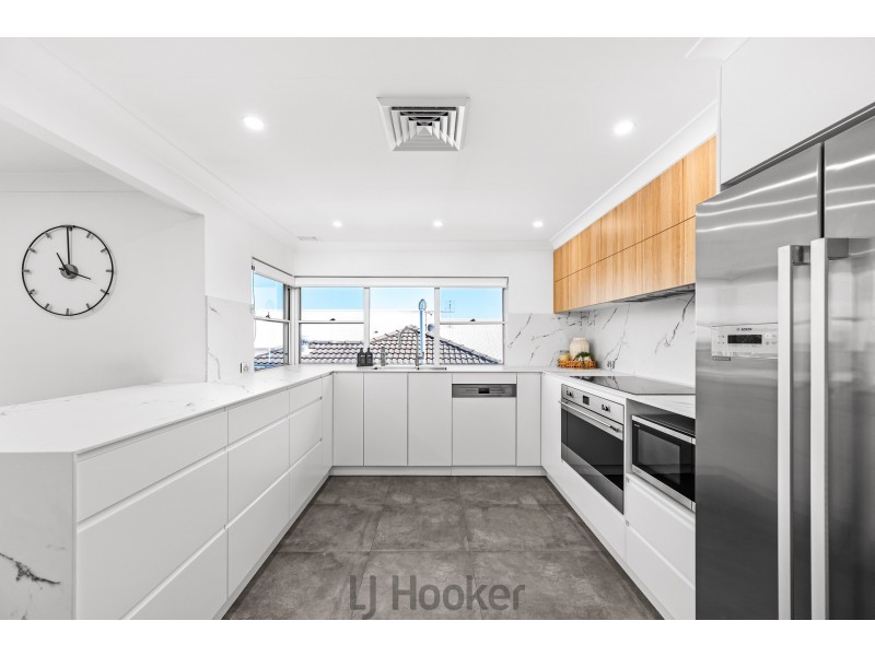 27 Cowlishaw Street, Redhead NSW 2290