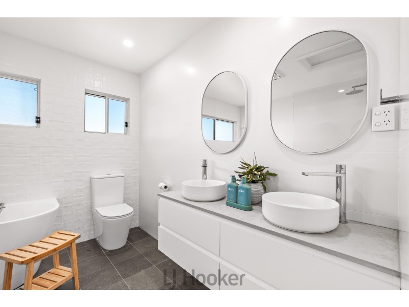 27 Cowlishaw Street, Redhead NSW 2290