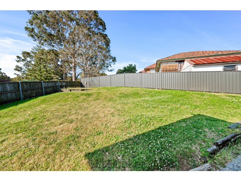 302 Lake Road, Glendale NSW 2285