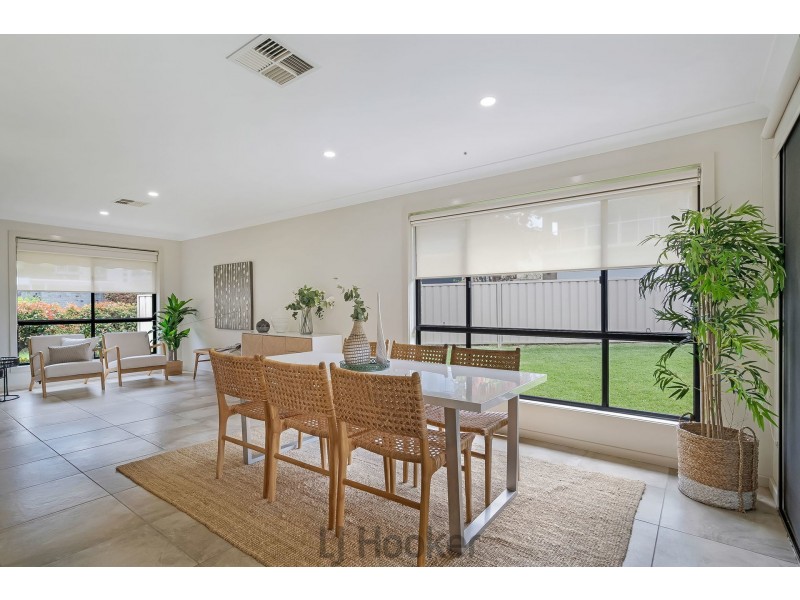 10 Peachwood Close, Warners Bay NSW 2282
