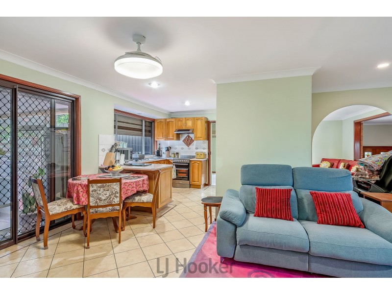 5 Orlando Close, Eleebana NSW 2282