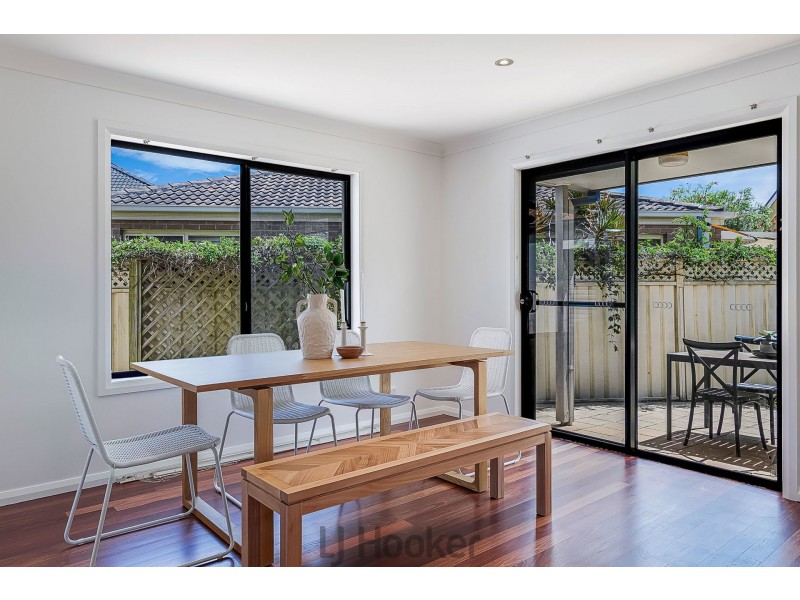 1/18 Geraldton Drive, Redhead NSW 2290